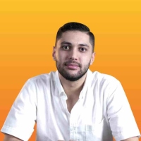 علیرضا آقاخانی